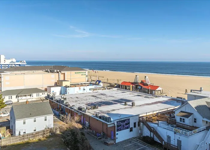 3 Bedroom Belmont Towers On Boardwalk: Ocean & Bay Views