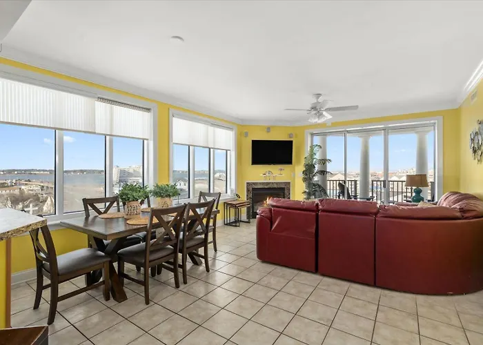 Apartment 3 Bedroom Belmont Towers On Boardwalk: Ocean & Bay Views *