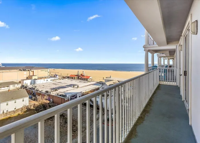 3 Bedroom Belmont Towers On Boardwalk: Ocean & Bay Views Apartment Ocean Stadt