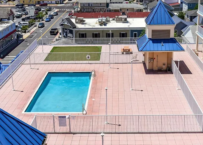 3 Bedroom Belmont Towers On Boardwalk: Ocean & Bay Views Apartment